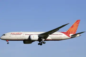 Pesawat Penumpang Air India Jatuh Tak Lama Setelah Lepas Landas dari Bandara Ahmedabad