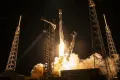 Histeris dan Tangis Bahagia Warnai Peluncuran Satelit Nusantara Lima ke Angkasa